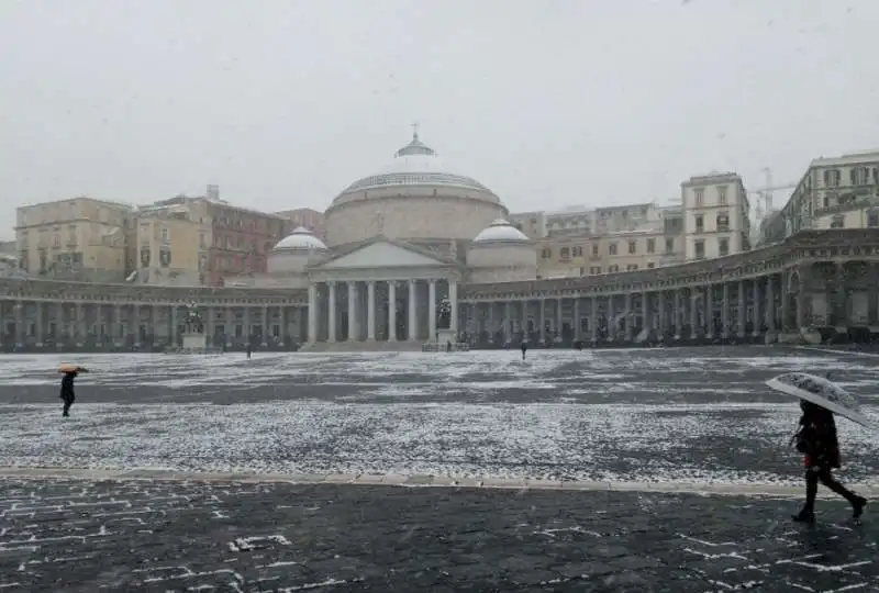 neve a napoli. 