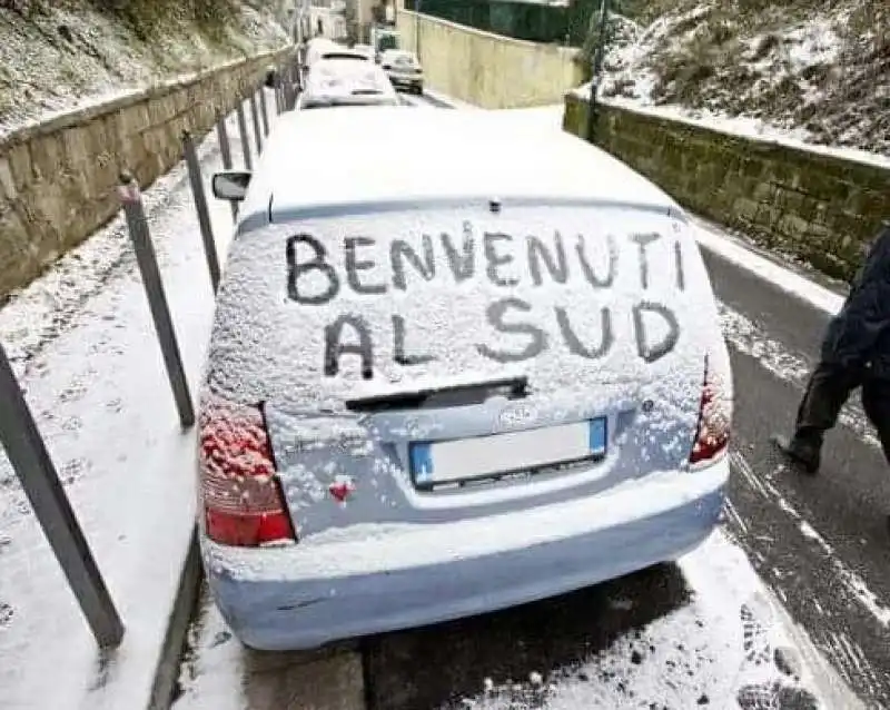 neve napoli. 