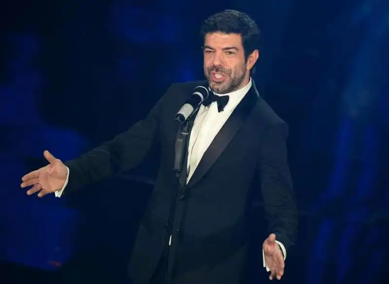 pierfrancesco savino a sanremo