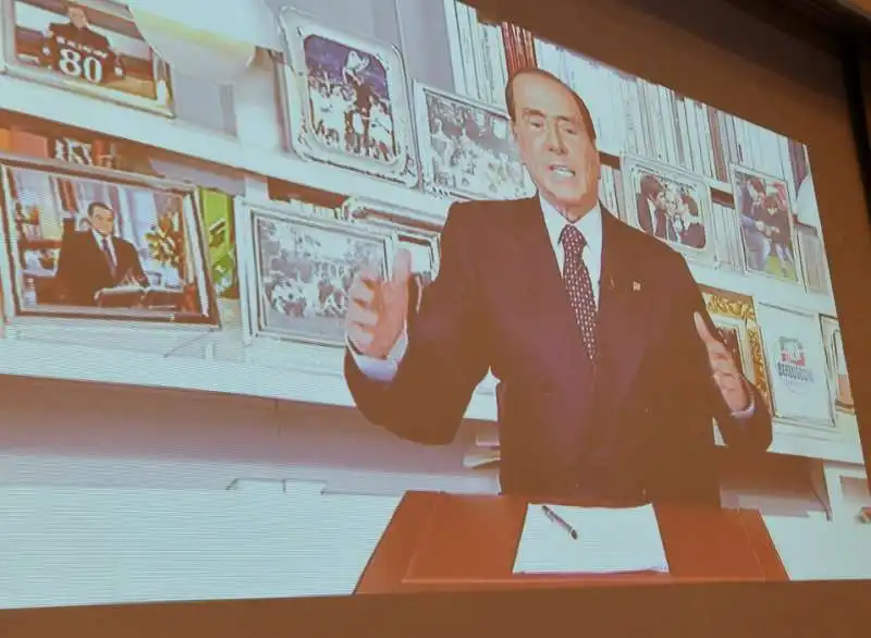 video messaggio di berlusconi  (2)