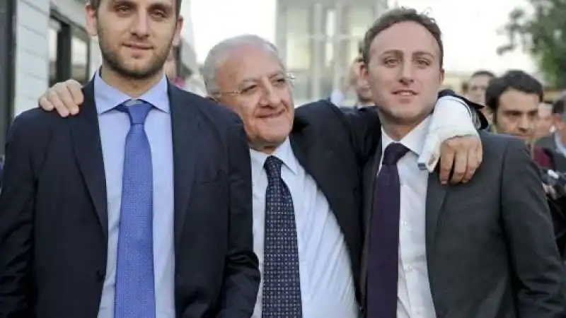 vincenzo de luca con i figli roberto e piero