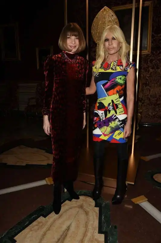 WINTOUR DONATELLA VERSACE 35