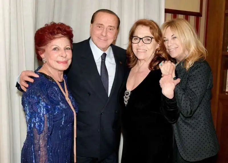 anna maria quattrini, silvio berlusconi, valeria fabrizi e rita dalla chiesa   ph brel genovese 