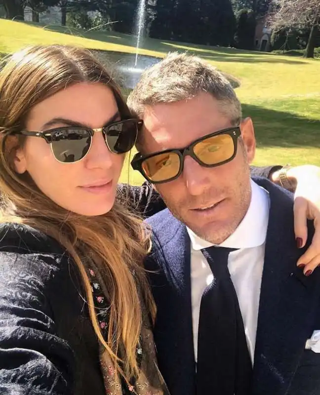 bianca brandolini d'adda e lapo elkann   selfie al funerale di marella agnelli a villar perosa