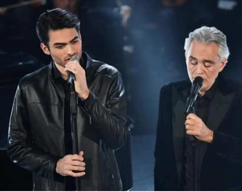 bocelli con il figlio