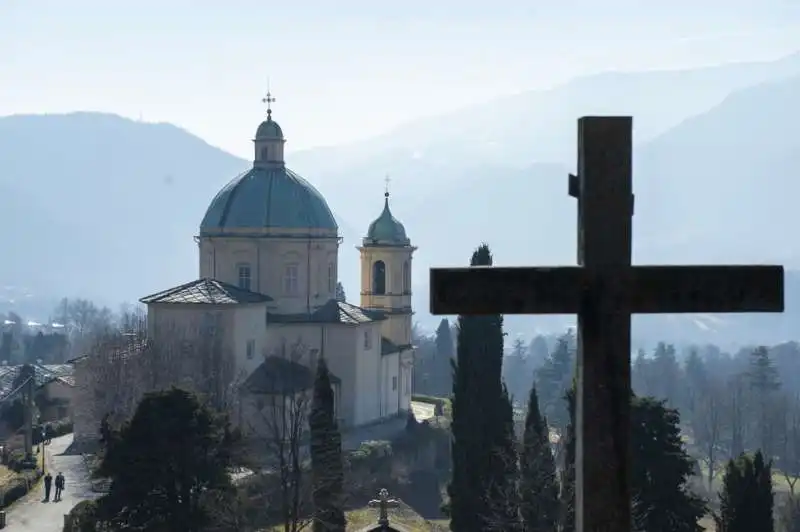 funerale di marella agnelli a villar perosa 5