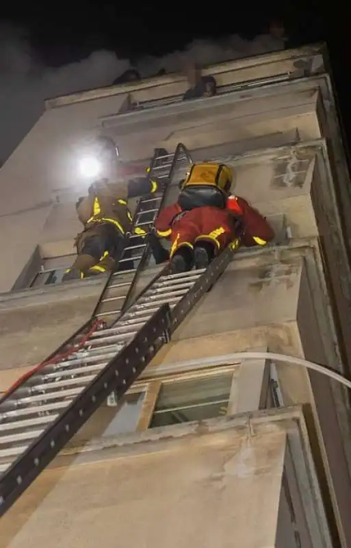 incendio a parigi 10