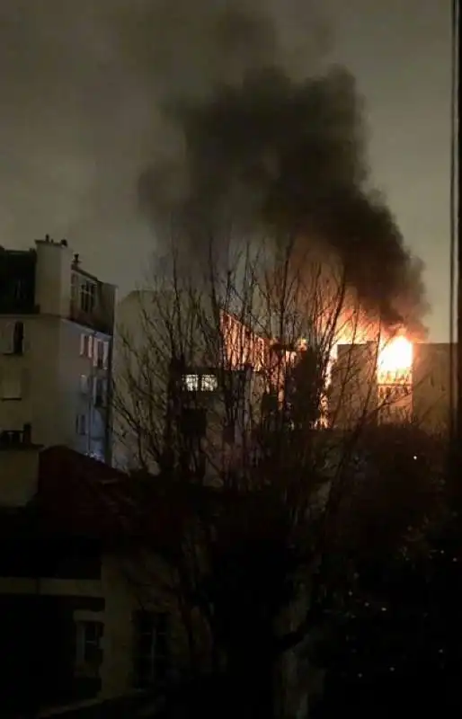 incendio a parigi 7