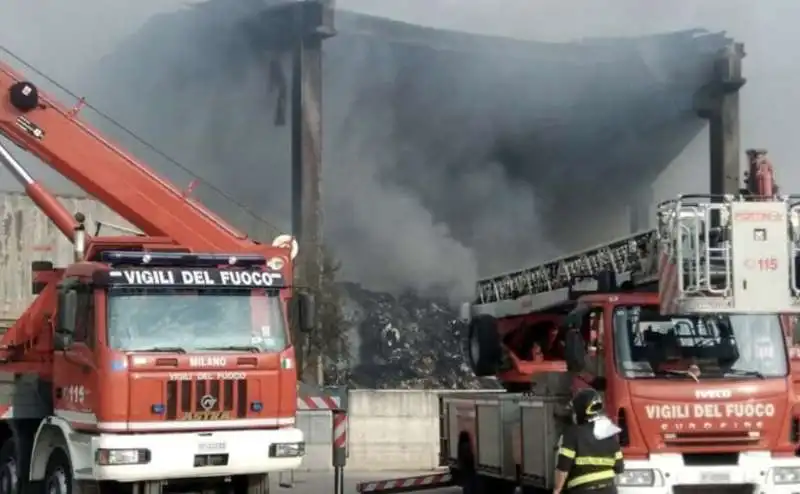 incendio via chiasserini milano 8