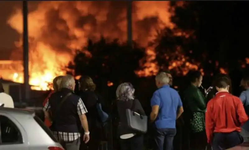 incendio via chiasserini milano 9