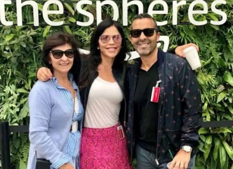 lauren sanchez con il fratello e la madre