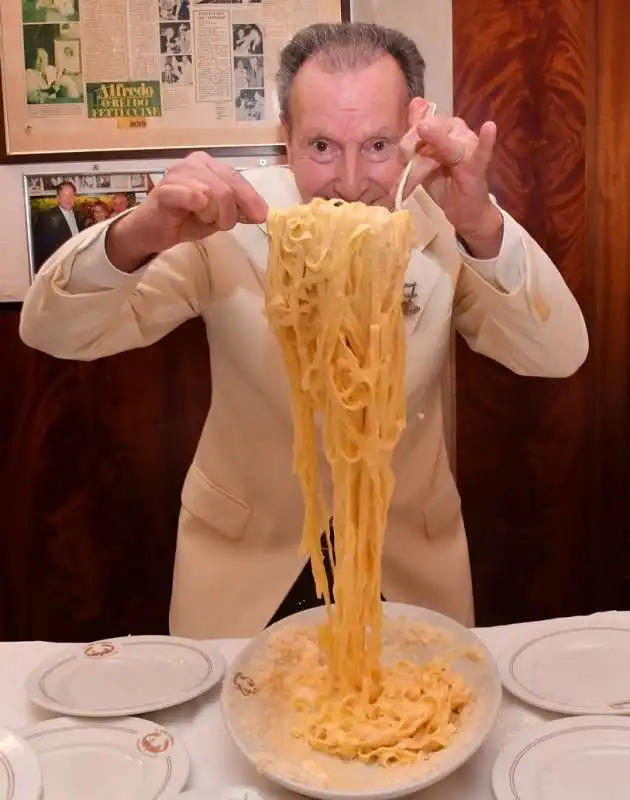 le mitiche fettuccine di alfredo di roma