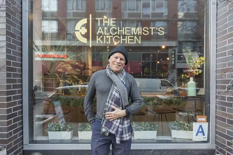 lou sagar ceo the alchemist's kitchen (prima erboristeria a vendere formule con cbd) 2