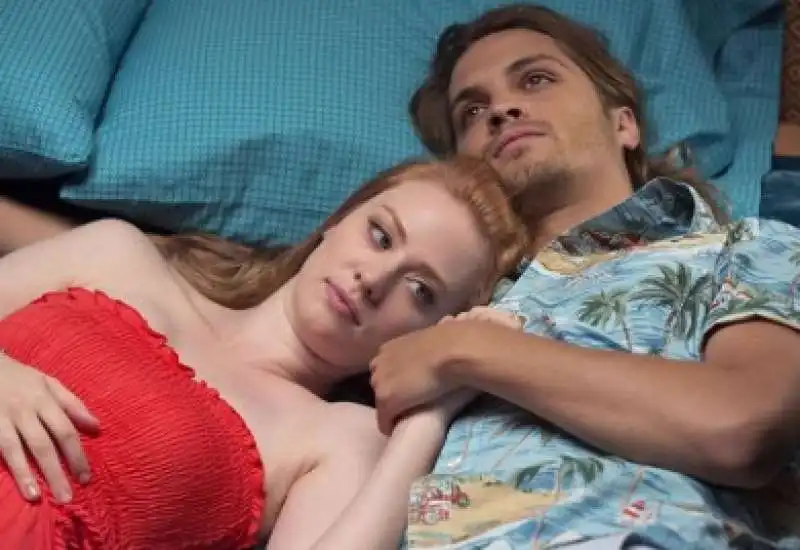 luke grimes e deborah ann woll 