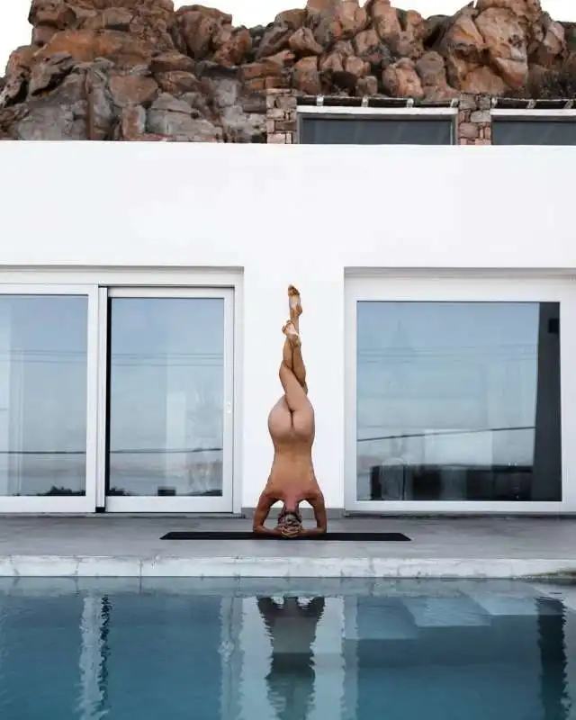 nude yoga girl 49