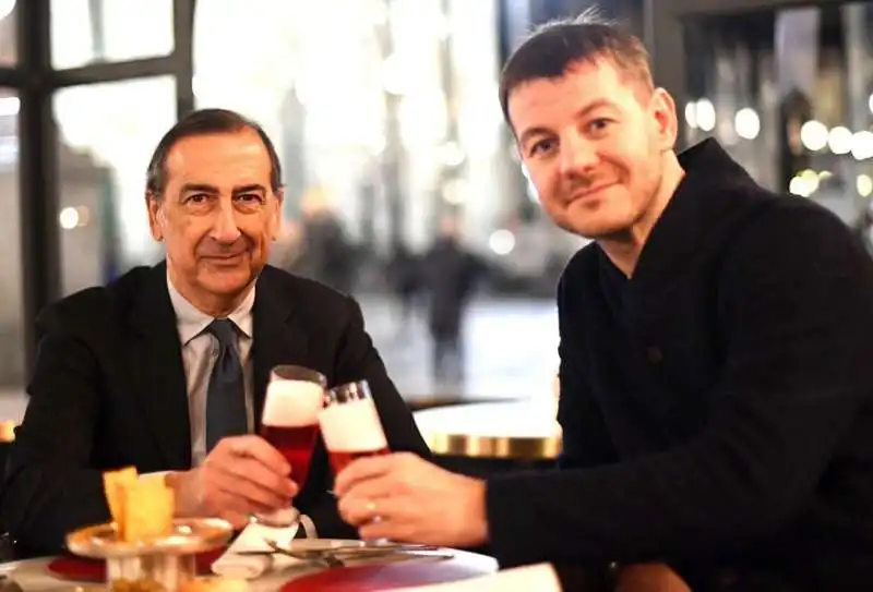 beppe sala beve birra con alessandro cattelan