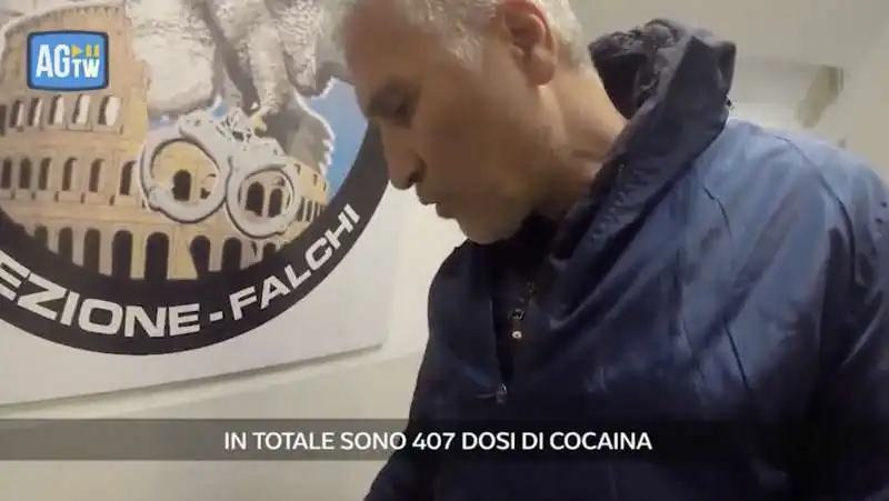 droga a roma   vedette e coca bruciata a san basilio 4