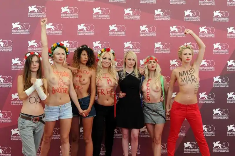 femen al photocall del film ukraine is not a brothel   festival del cinema di venezia   2013 7