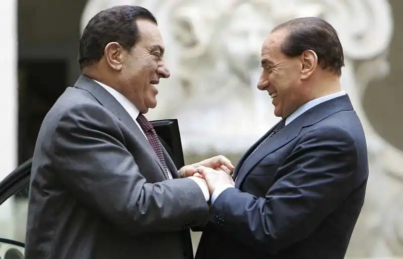 hosni mubarak con silvio berlusconi 1