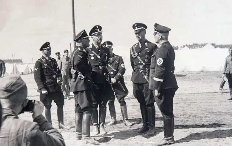 il nazismo visto dalla guardia del corpo di hitler 17