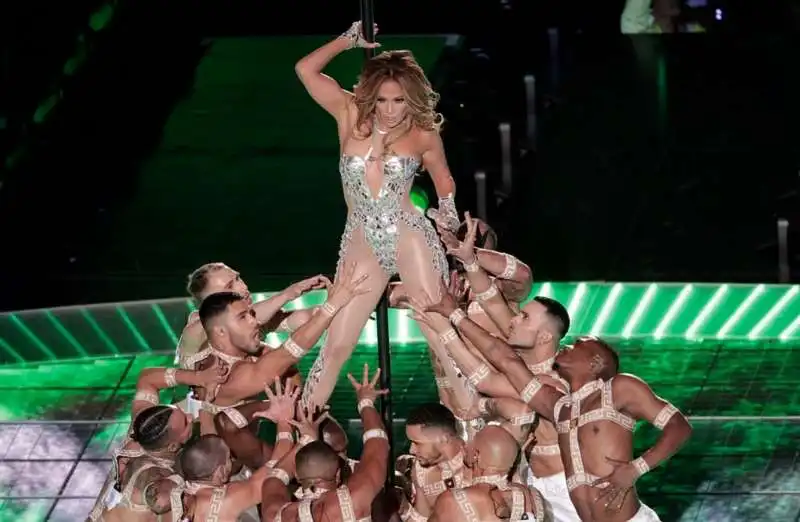 jennifer lopez al super bowl 11