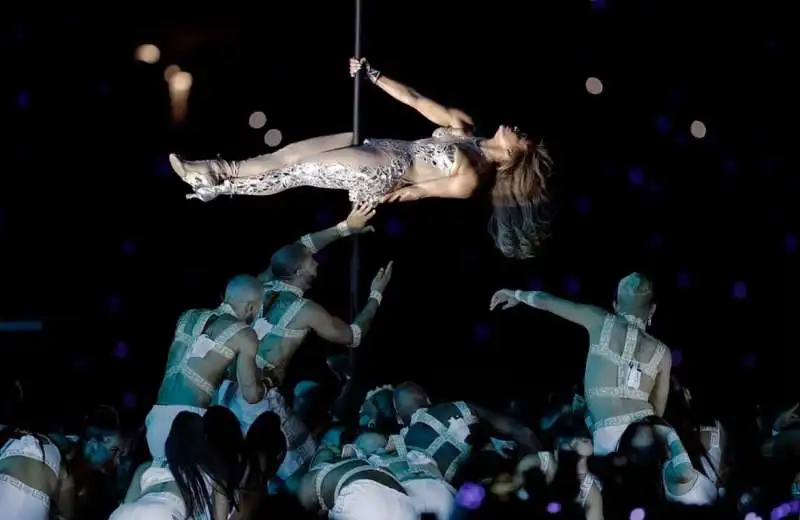 jennifer lopez al super bowl 4