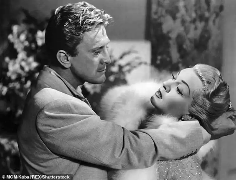 kirk douglas con lana turner