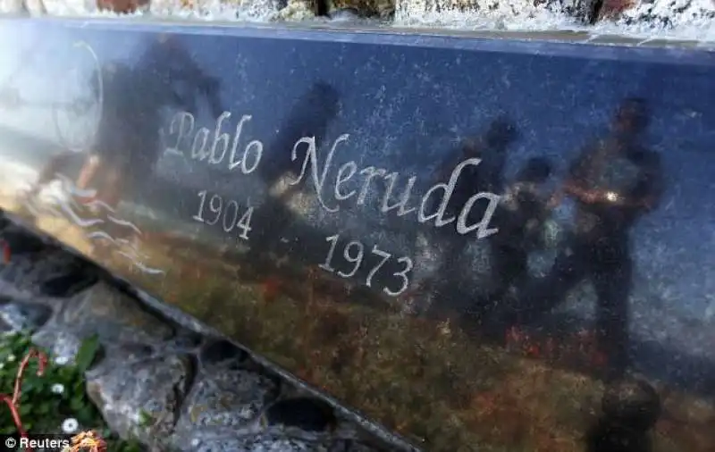 la tomba di pablo neruda a isla negra 4