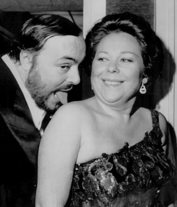 luciano pavarotti renata scotto