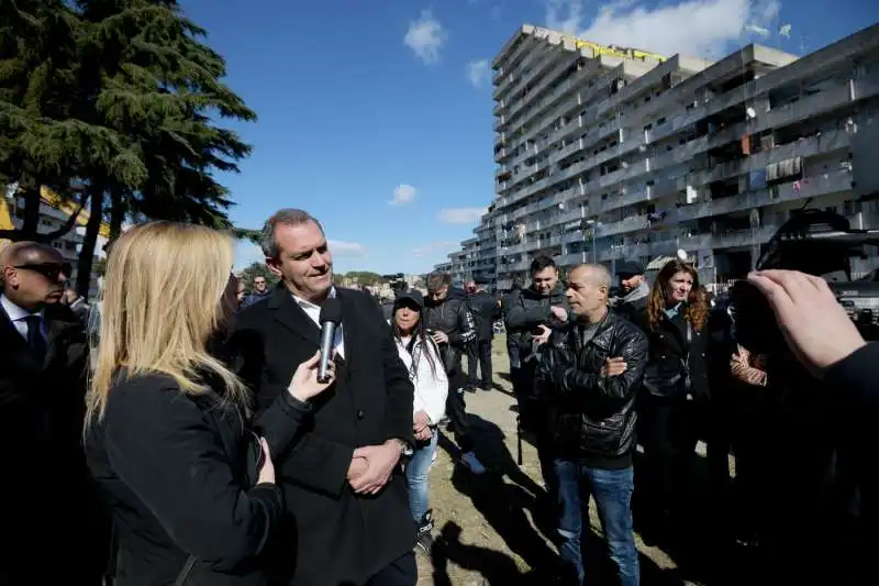 luigi de magistris a scampia per la demolizione della vela verde