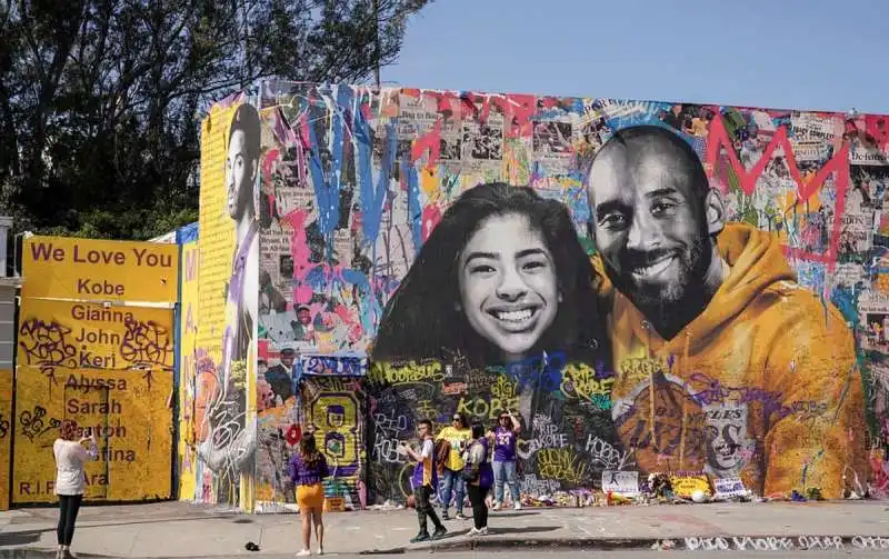 murale di kobe bryant 1