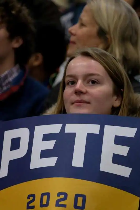 pete buttigieg in campagna elettorale a nashua in new hampshire 1