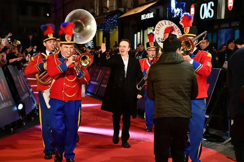 roberto benigni arriva a sanremo