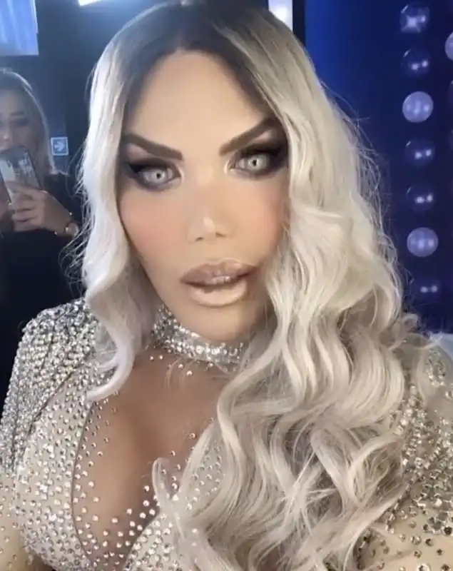 rodrigo alves come ilary blasi