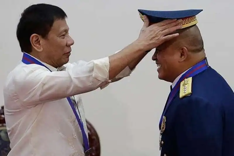 rodrigo duterte con ronald dela rosa 1