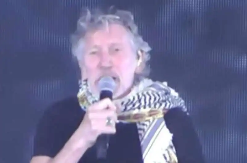 roger waters con la kefiah