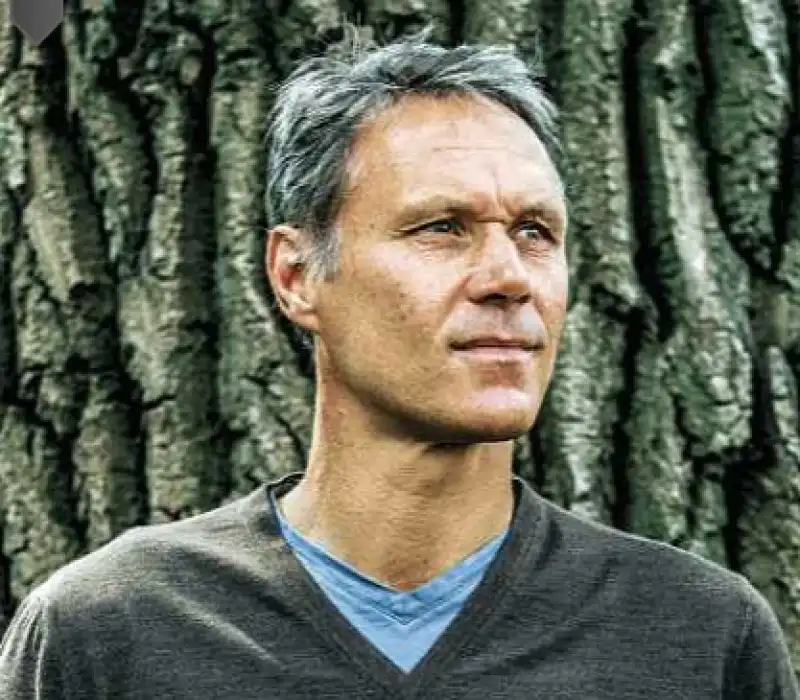 VAN BASTEN 