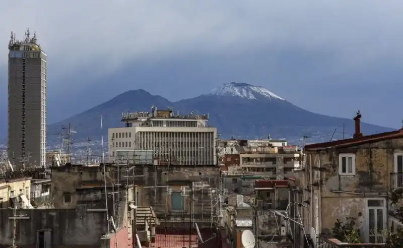 VESUVIO CON LA NEVE