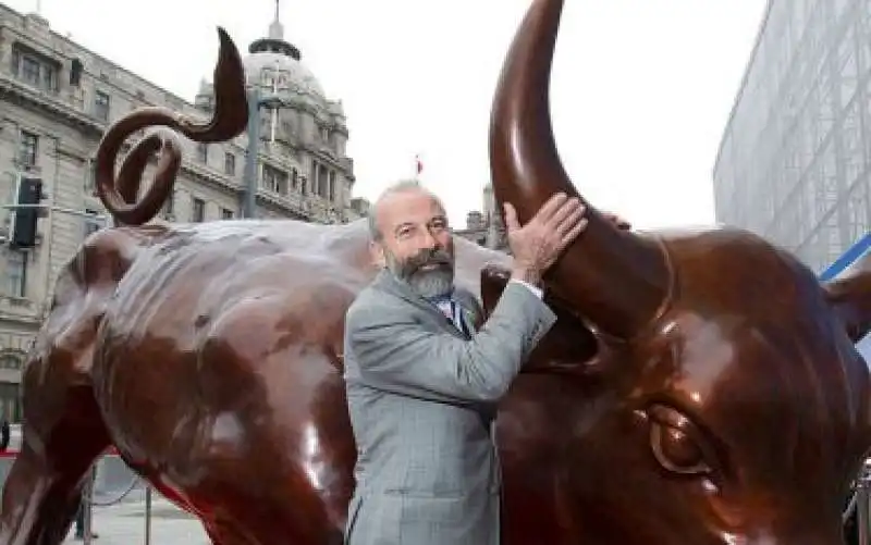 arturo di modica e il toro di wall street 4