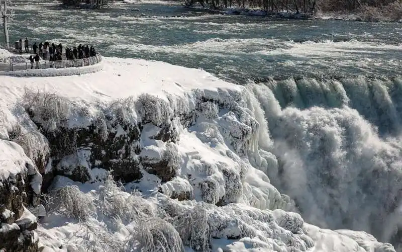 cascate del niagara ghiacciate 6