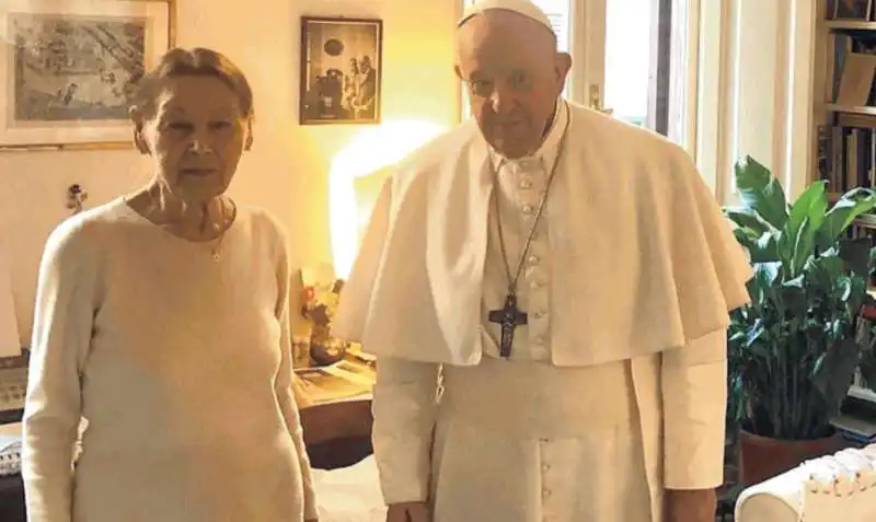 edith bruck e papa francesco 1