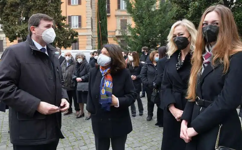 giovanni calabro con la moglie e la figlia e paola severino  foto di bacco