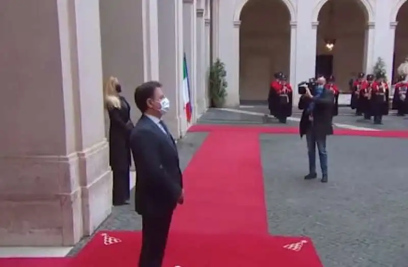 giuseppe conte lascia palazzo chigi   