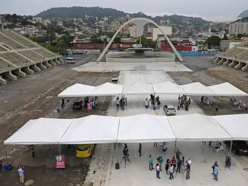 IL SAMBODROMO DI RIO TRASFORMATO IN CENTRO PER LA VACCINAZIONE