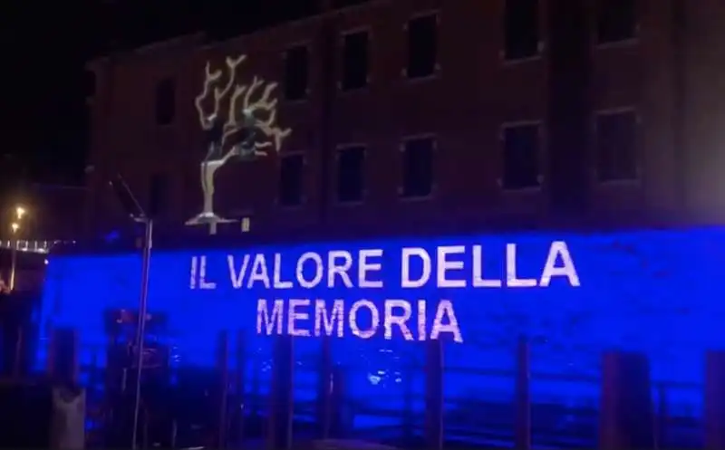 installazione luminosa per ricordare giovanni palatucci 4