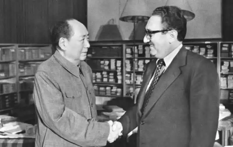 kissinger e mao