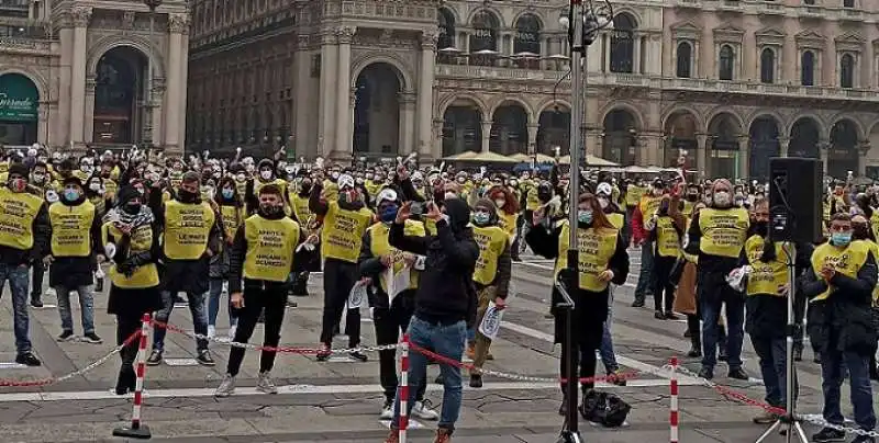 manifestazione degli imprenditori del gioco legale a milano 