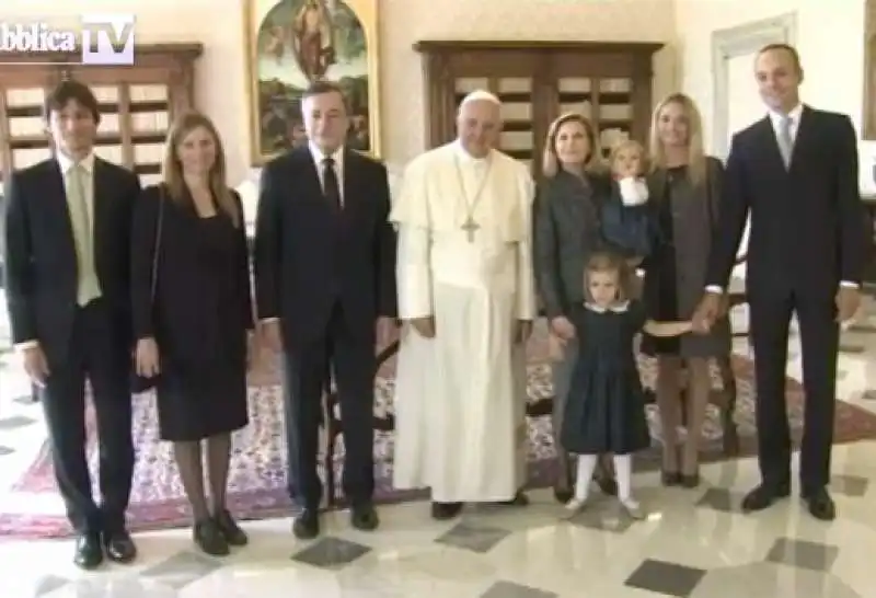 papa riceve draghi e famiglia