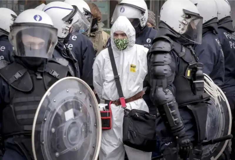 proteste contro il lockdown  a bruxelles 2