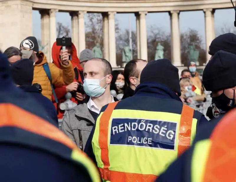 proteste contro il lockdown  a budapest 1